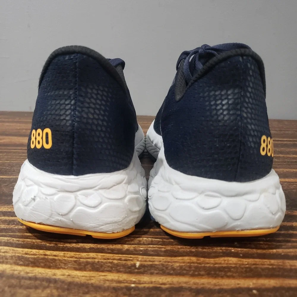New Balance mens size